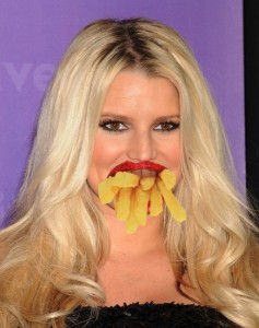 jessica-simpson-eating-french-fries